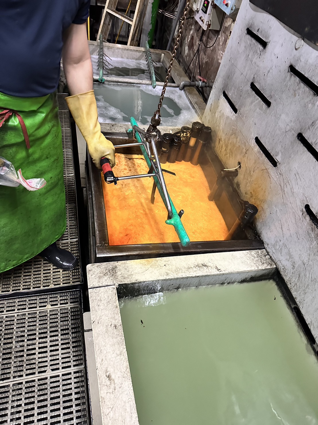 Chemical polishing